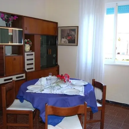 Semesterbostad Casa Monti *