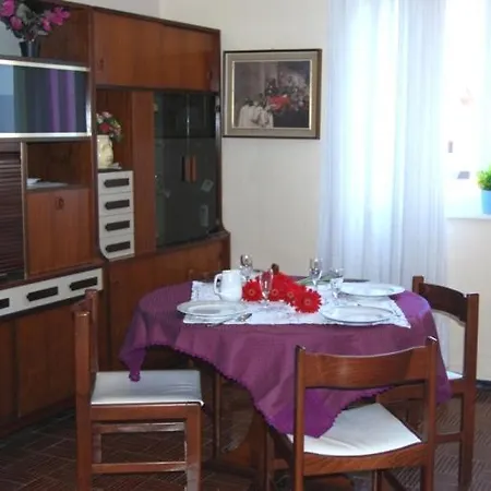 Casa Monti Semesterbostad *